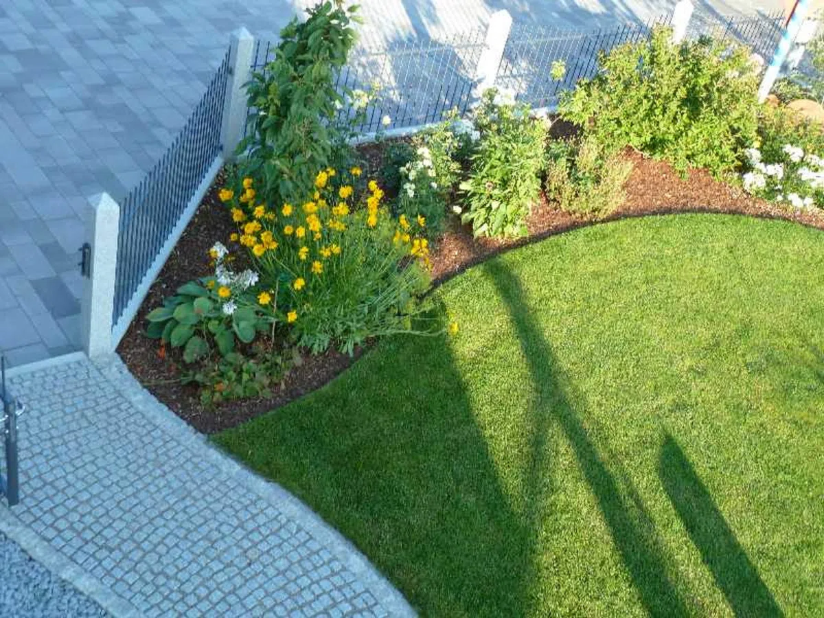 innogard Rasenkante Metall verzinkt L15 m H20 cm – Flexible Beeteinfassung 1 mm stark Rasenkantenband für Garten Beetbegrenzung Beetumrandung