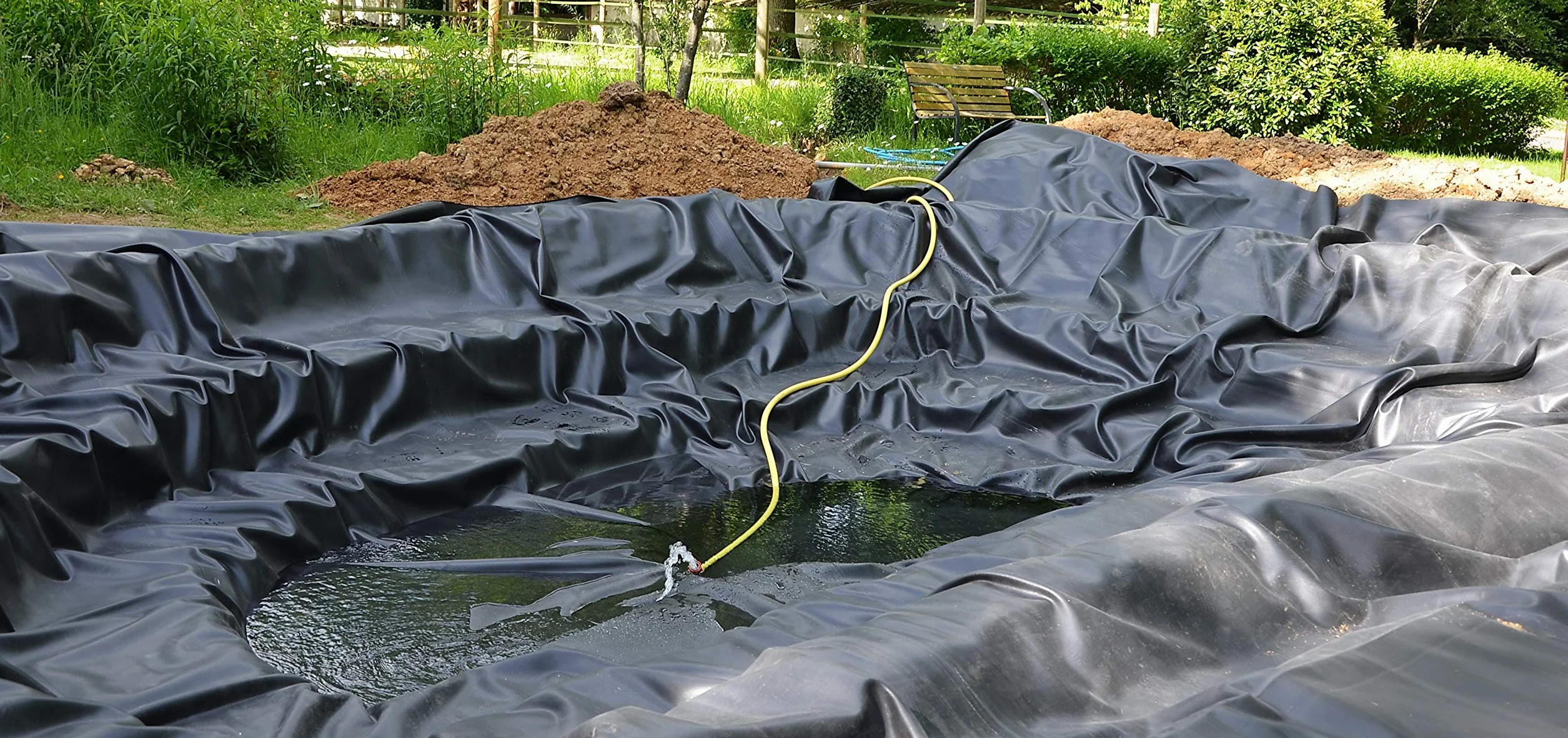 Hochwertige PVC Teichfolie 1,0mm Stärke 3m x 6m I Fisch und Pflanzenfreundlich, UV- und witterungsbeständig I Schwimmteich Folie Gartenteich Teichplane schwarz I Aquagart Garten- und Teichzubehör