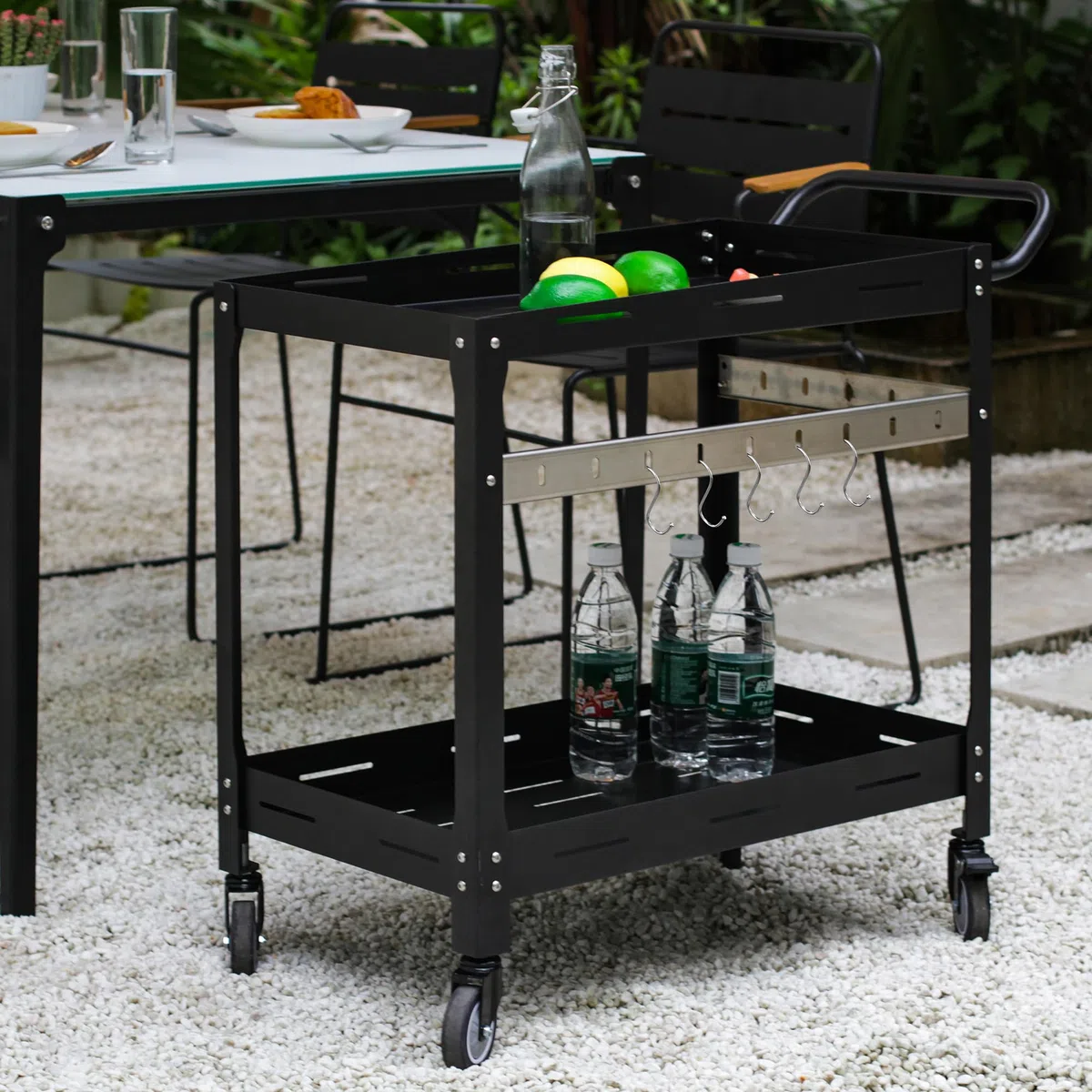 casa.pro Outdoor Servierwagen Bard Garten Rollwagen mit 2 Ablagen Stahl Indoor 72 x 77 x 38 cm Grillwagen mit 5 Haken Rollen mit Feststellbremsen Schwarz