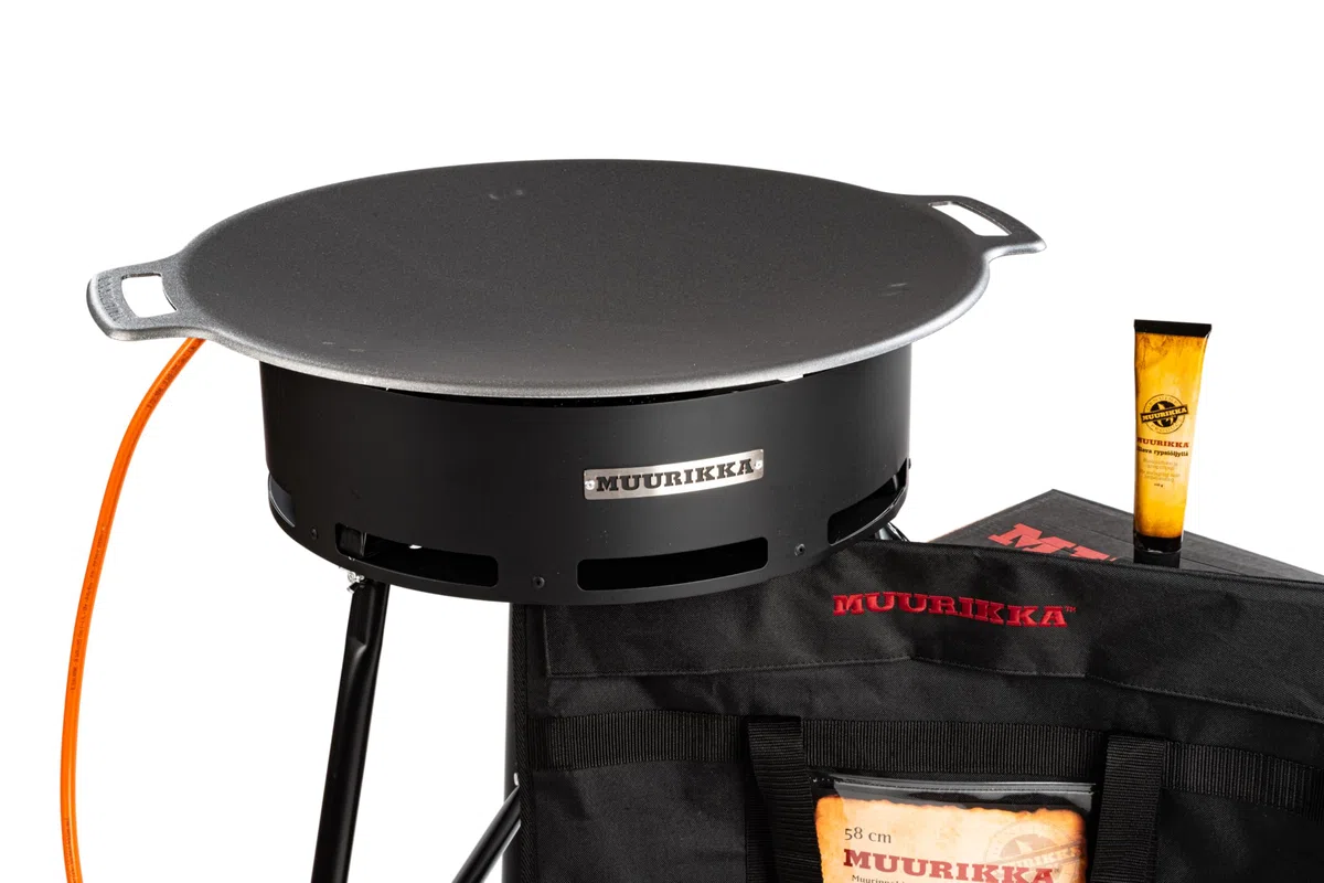 MUURIKKA Outdoor-Kochset, Gasbrenner D-350, 35cm, 2-Brennringe (mit langen Beinen, Windschutz, separat regulierbar, für Wok, Grillplatte & Paella, emailliert) mit Muurikka Grillpfanne 48