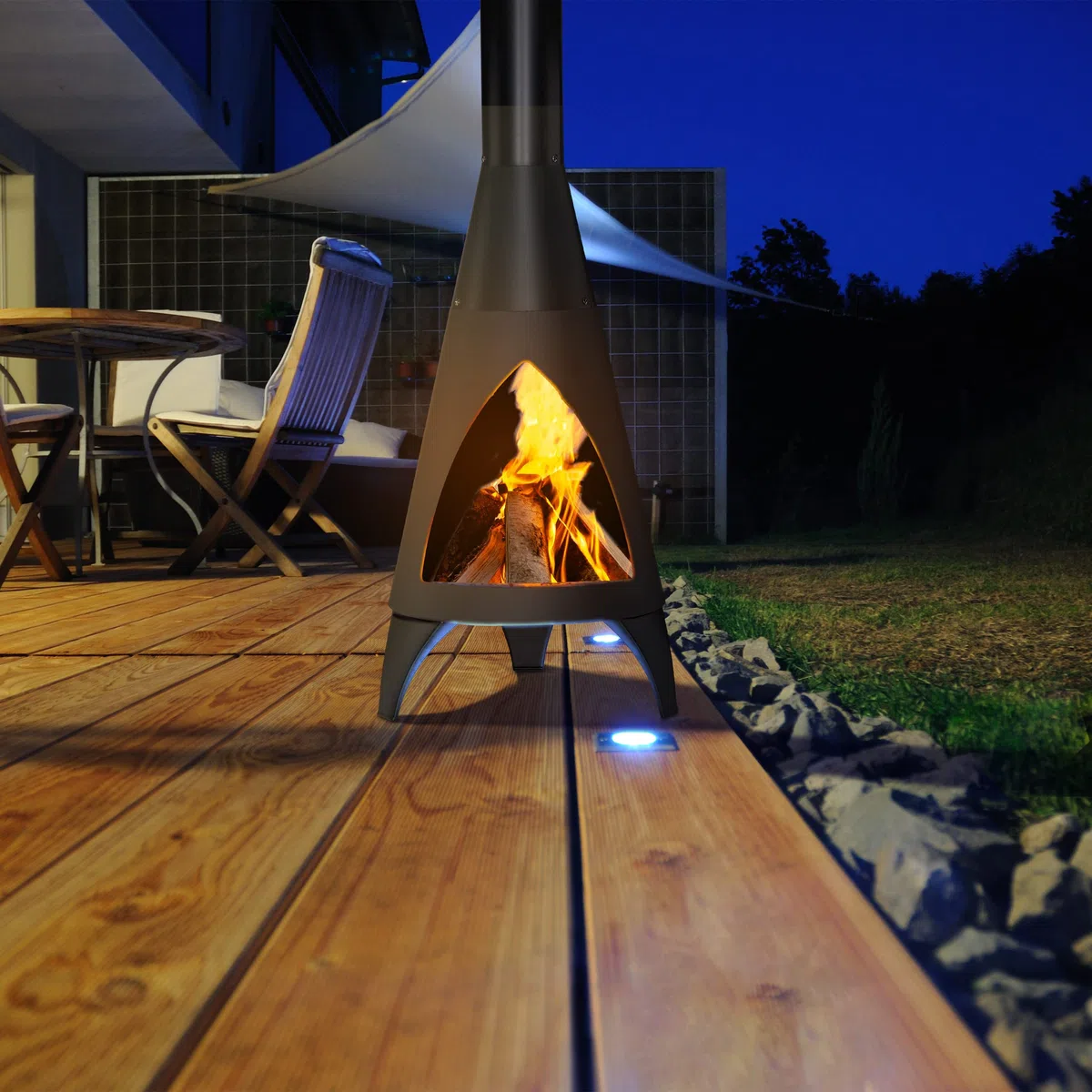 Relaxdays Terrassenofen, mit Schürhaken, Gartenkamin aus Stahl, Feuerofen für den Garten, HxBxT: 120x48x50 cm, schwarz