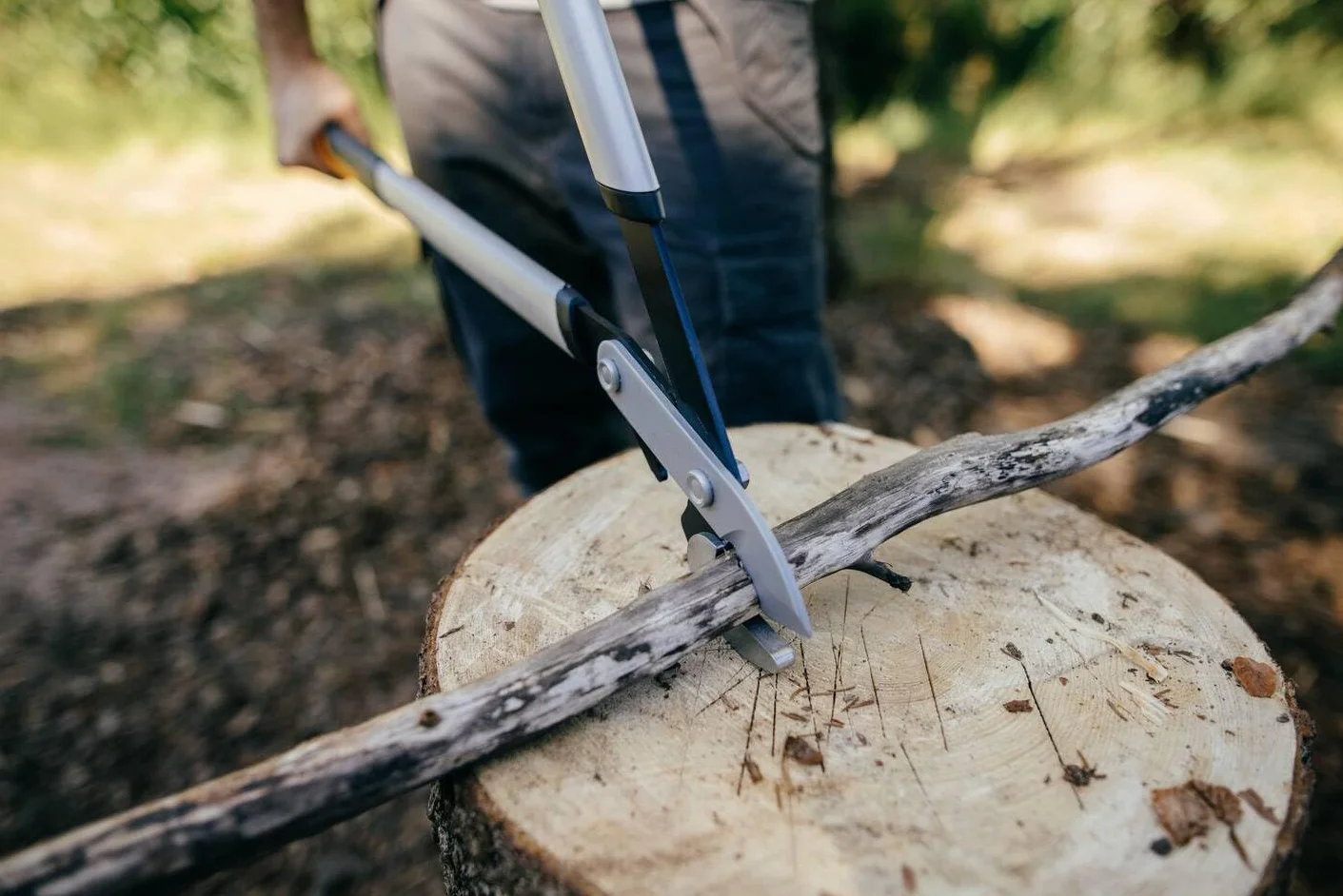 Fiskars PowerGearX Amboss-Getriebeastschere für trockenes und hartes Holz, Antihaftbeschichtet, Gehärteter Präzisionsstahl, Länge: 80 cm, Schwarz/Orange, LX99-L, 1020189