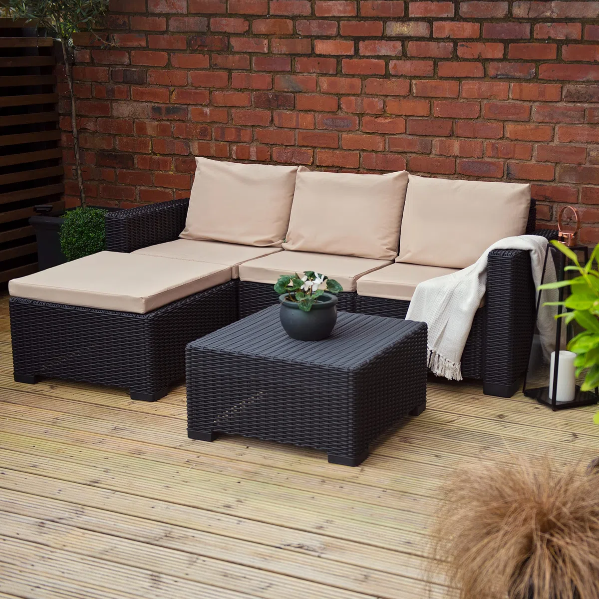 Gardenista Outdoor - Sitzkissen für Polyrattanmöbel | Gartenmöbelkissen für Kalifornien | Wasserbeständige Polsterung für Terrassenmöbel | Leichte und haltbare Polsterung (8 Stück, Stein)